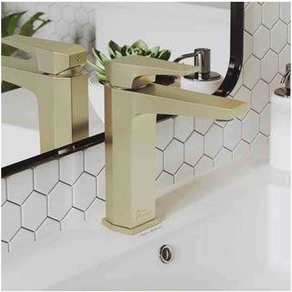 Voltaire Single-Handle Single-Hole Bathroom Faucet in Brushed Gold