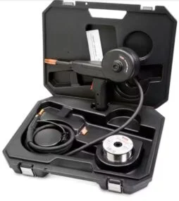 Lincoln Electric Magnum 100SG Welding Spool Gun for Soft Aluminum Wire, Including 10 ft. Gun Cable, Control Harness, Connector and Case