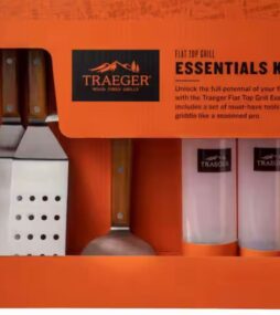 Traeger 5-Piece Flat Top Griddle Tool Set with Wooden Handles